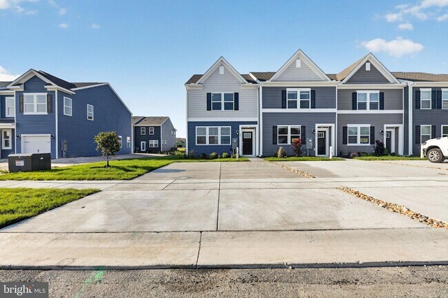 Photo - 561 Norwood Dr