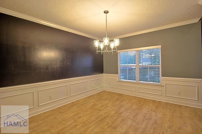 Photo - 432 Fairview Cir
