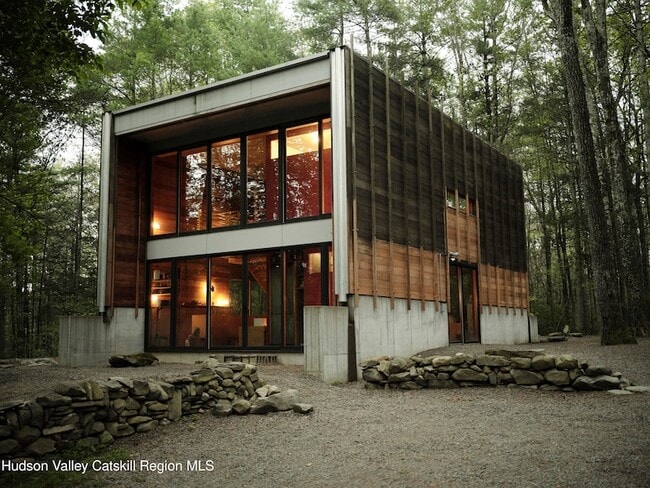 Building Photo - 2003 Queens Hwy