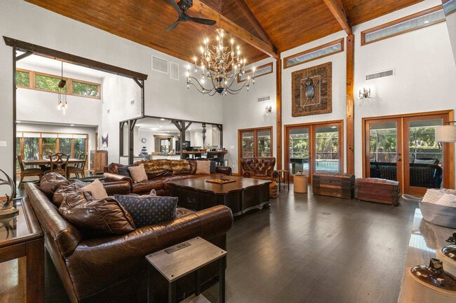 Photo - 926 Riverhills Dr Unit ID1261509P