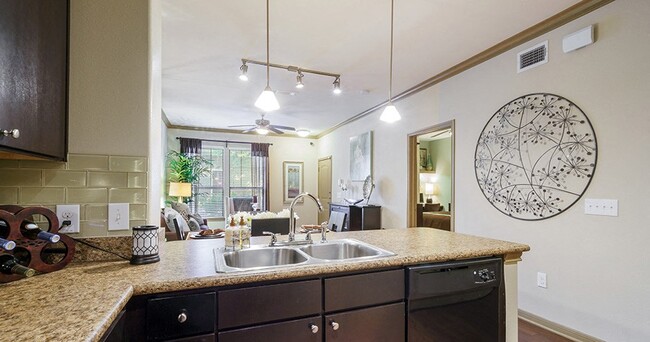 Photo - Northgate Oaks Apartments