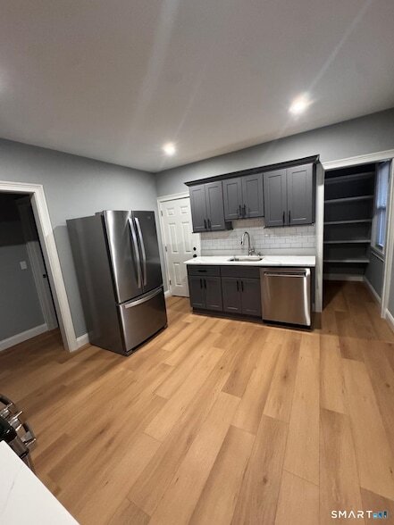 Building Photo - 162 Fox St Unit 2nd