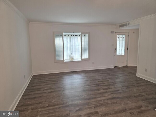Photo - 251 Fir Tree Ct