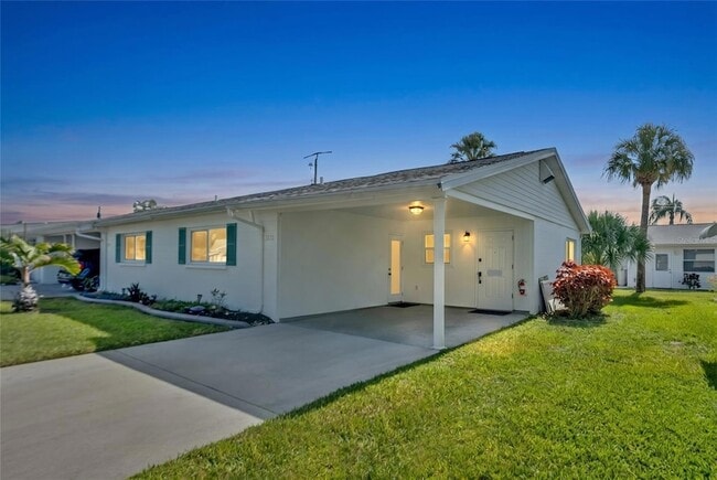 Photo - 5996 Hibiscus Dr Unit 6