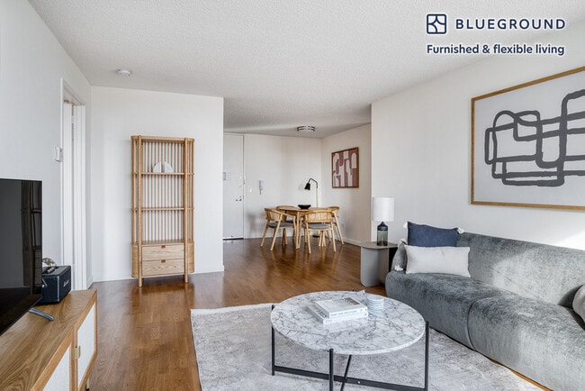 Building Photo - 175 E 96th St Unit FL21-ID1072