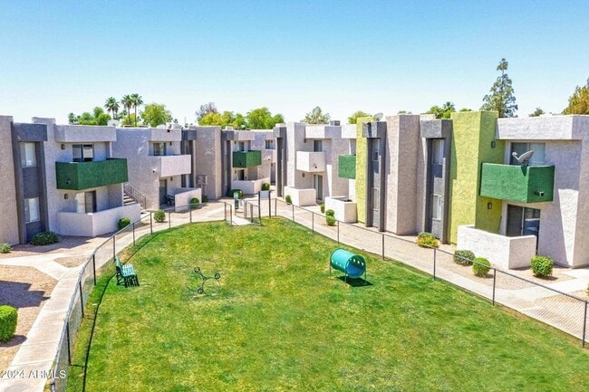 Building Photo - 949 S Longmore Unit 1