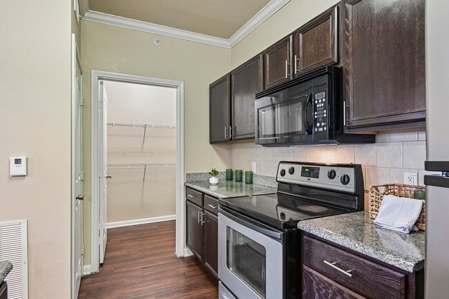 Photo - Skyview West Apartments