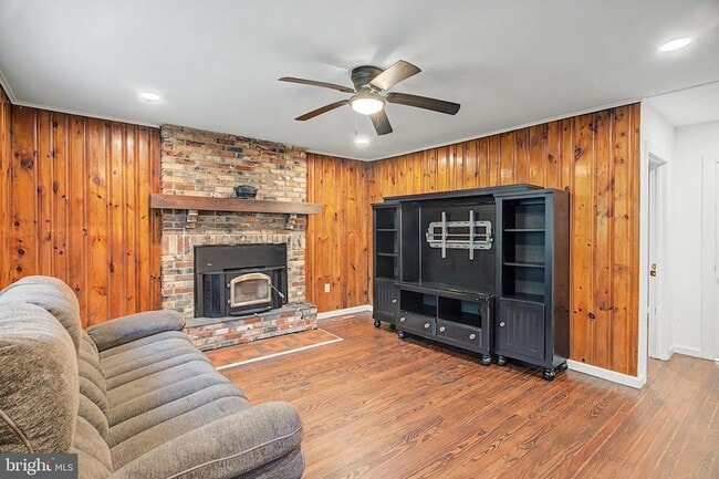 Photo - 26 French Ln