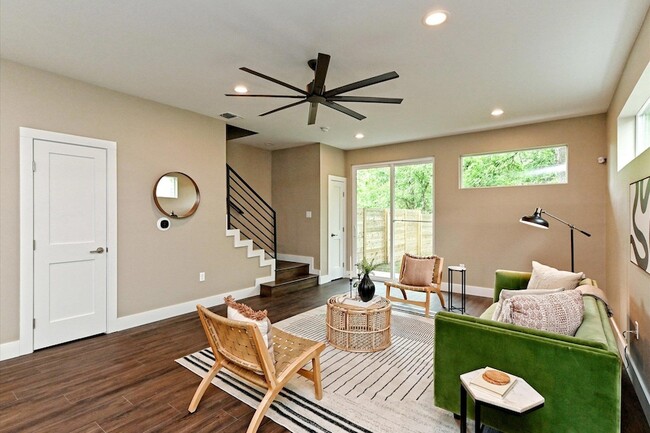 Photo - 1202 Cometa St Unit B