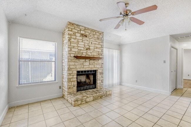 Photo - 7806 Chimayo Cove Unit B