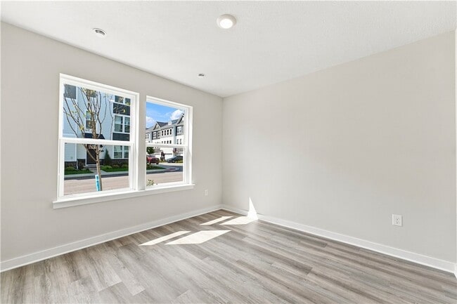 Photo - 526 Cooper St