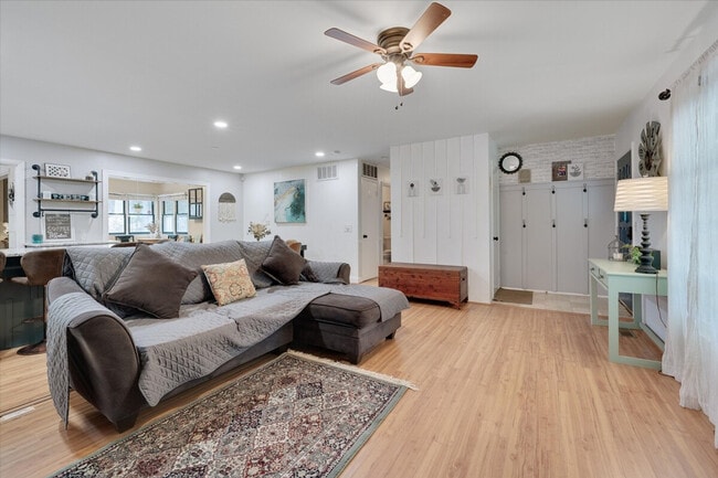 Photo - 409 Northclift Dr Unit ID1388442P