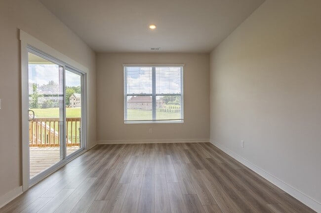 Photo - 1442 English Oak Dr