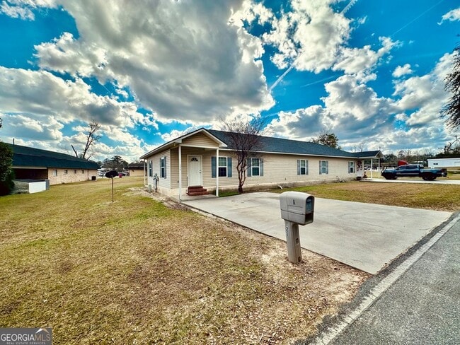 Building Photo - 122 Grove Hill Ave