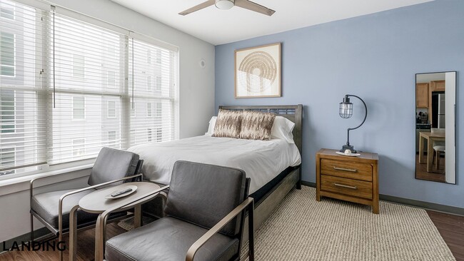 Building Photo - 302 13th St S Unit 536