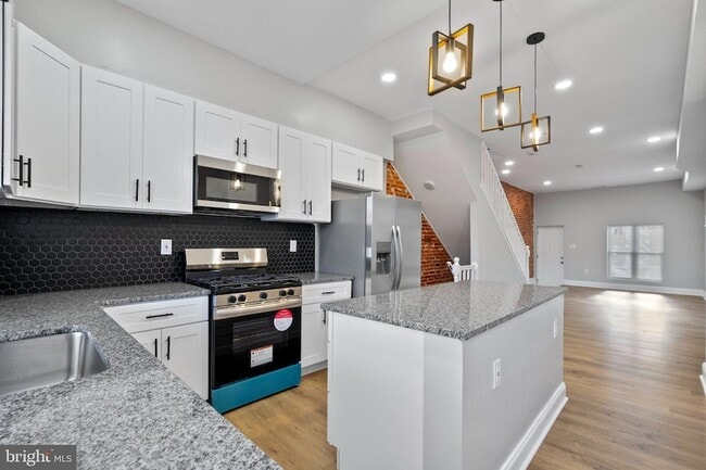 Photo - 2640 E Oliver St