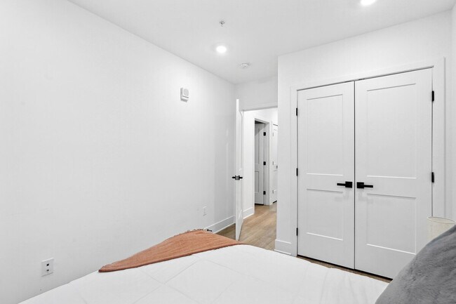 Photo - 1022 Newton St NE Unit SI ID1573089P