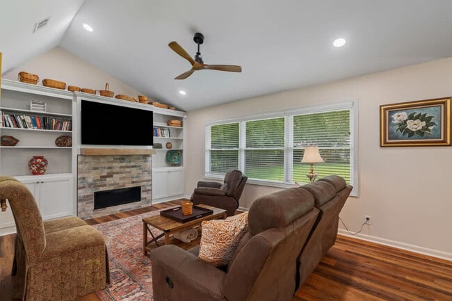 Building Photo - 608 S 21st Ave Unit ID1331003P