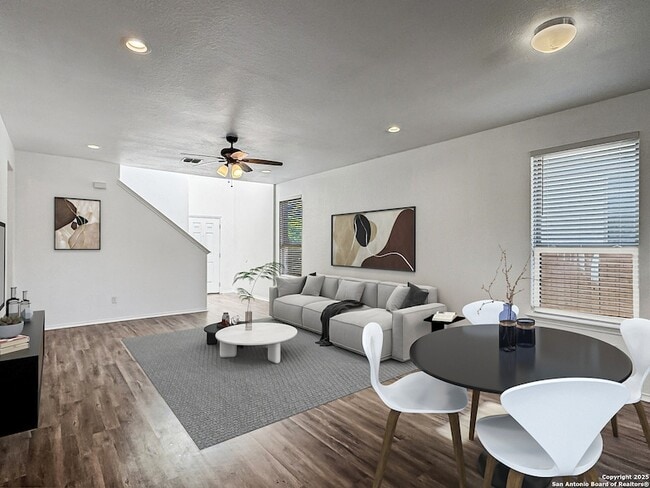 Photo - 2814 High Castle