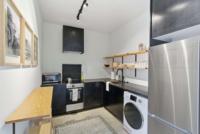 Photo - 1248 NW A St Unit SI ID1621858P