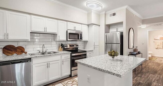 Photo - 1802 W Maryland Ave Unit 2