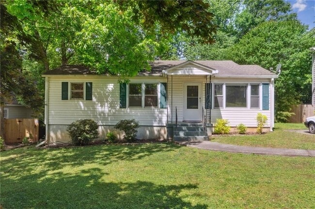 Building Photo - 1682 Bridgeport Dr NE