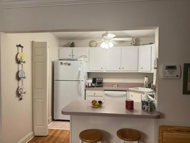 Photo - 417 Pine Glen Ln
