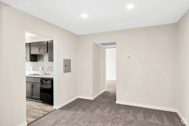 1BR, 1BA - 1,000SF - The Maury - Dining Room - University Apartments