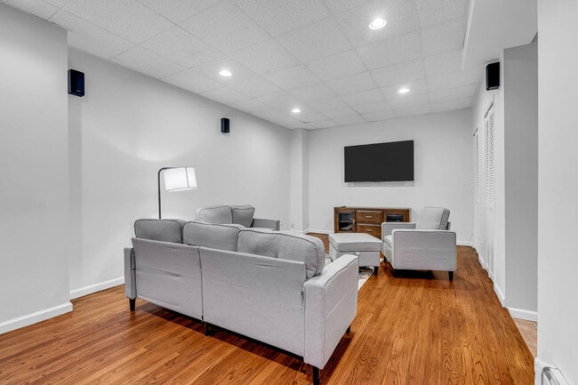 Photo - 6 Buchanan Ln Unit ID1328124P