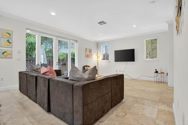 Photo - 1705 NE 11th St Unit ID1372360P