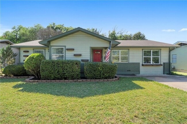 Building Photo - 1824 Northcrest Dr