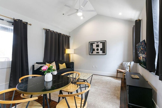 Photo - 1430 St Charles Ave Unit ID1266685P