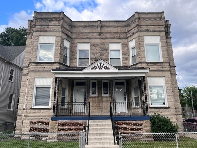 Building Photo - 7057 S Normal Blvd Unit 1N