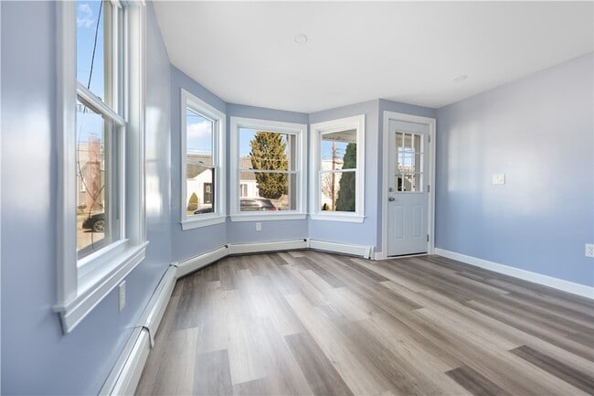 Building Photo - 167 Baxter St