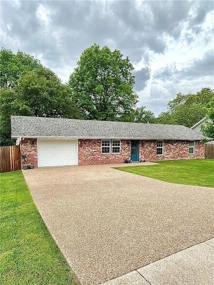 Photo - 721 Dockery Ln