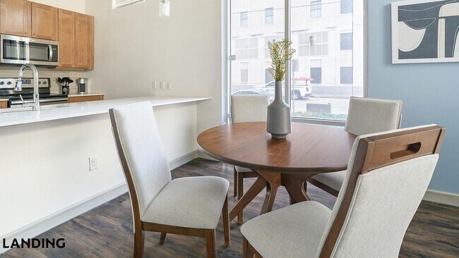Photo - 1711 Caroline St Unit 106