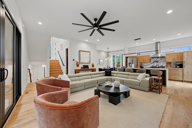 Building Photo - 1142 Boulevard Dr NE Unit SI ID1609593P