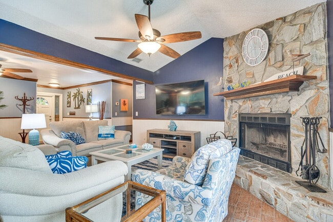 Building Photo - 2360 Willow Tree Trail Unit SI ID1385801P