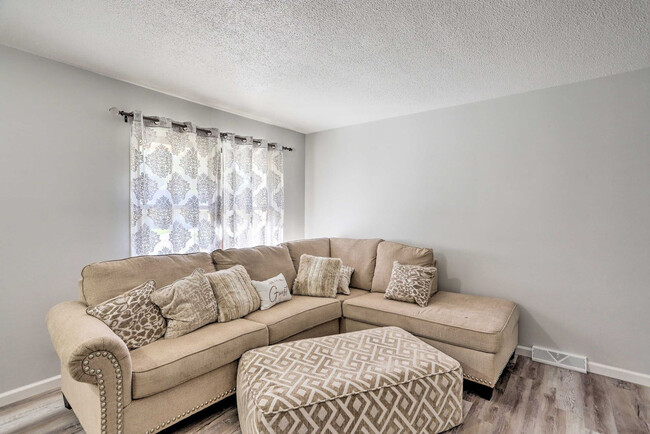 Photo - 6834 Woodmeadow Dr Unit ID1287554P