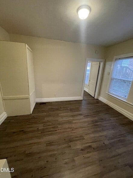 Photo - 305 Kennedy St