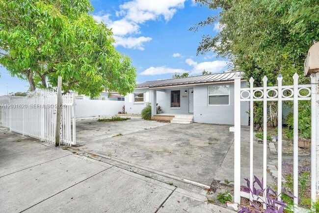 Building Photo - 3010 NW 95th Terrace Unit A