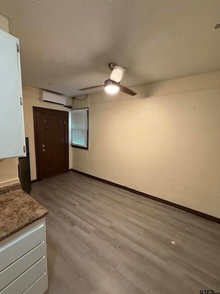 Photo - 128 N Main St