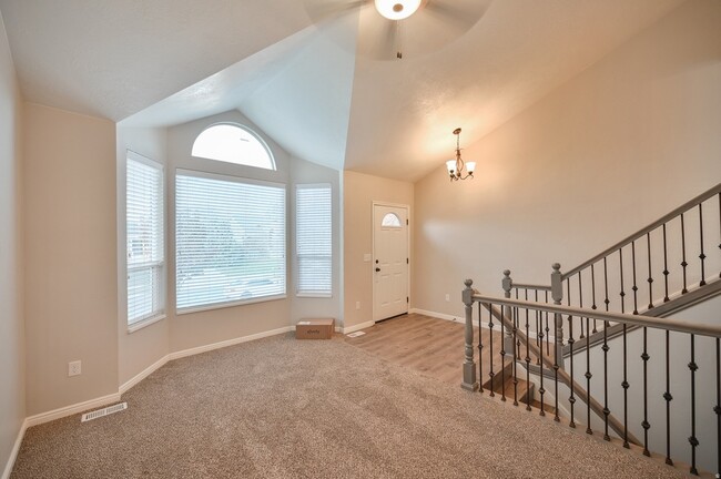 Photo - 172 Bridgepark Cir