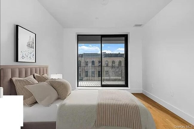 Photo - 499 Evergreen Ave