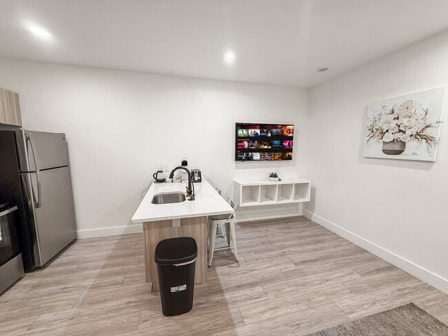 Photo - 2400 E Huntingdon St Unit ID1352423P