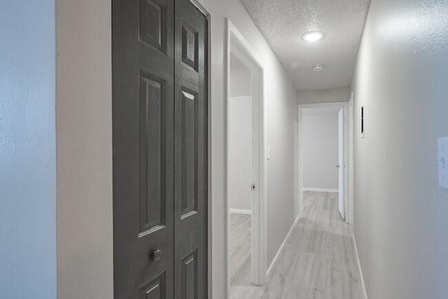 Photo - Candlewyck Apartments