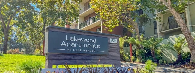 Building Photo - Lakewood Apartments At Lake Merced