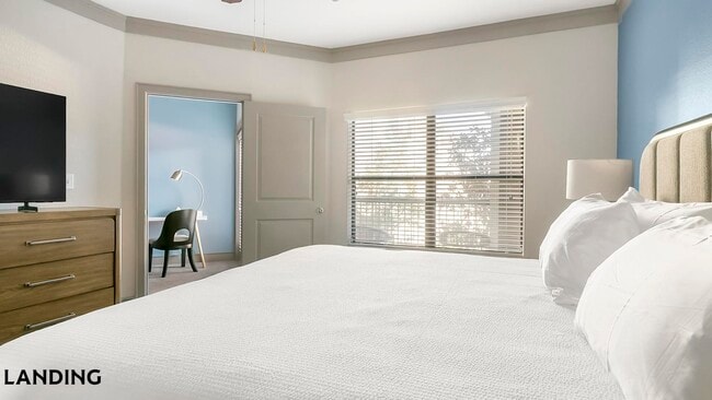 Building Photo - 18021 Kingsland Blvd Unit 2206