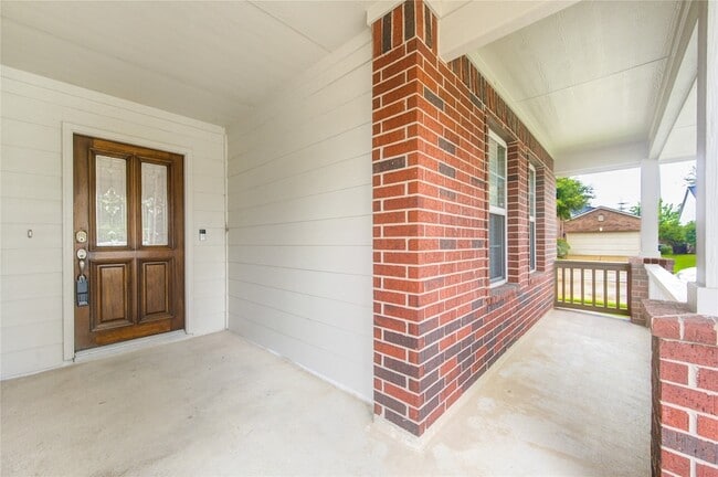 Photo - 16702 Grove Trail Ln