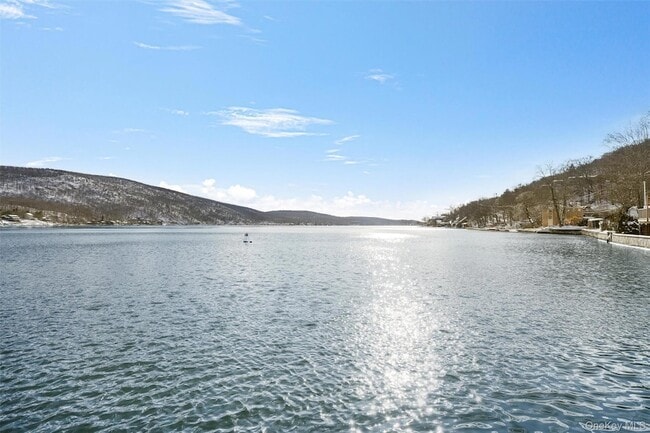 Building Photo - 620 Jersey Ave Unit 2